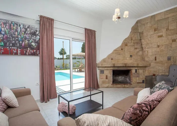 بيت للعطل Mythos Luxury *